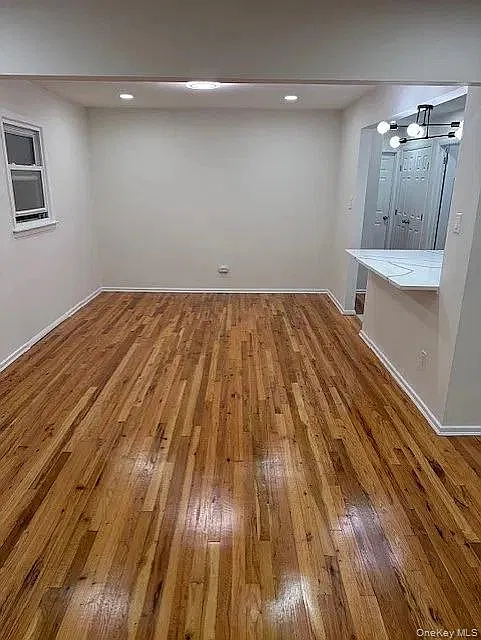 2 bed, 1.0 bath, 1150 sqft, $3,200 — Photo 3