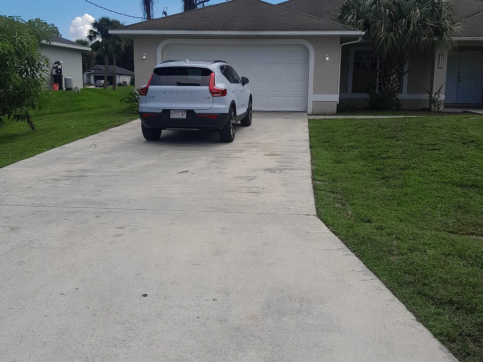 3 bed, 2136 sqft, $2,000 — Photo 1