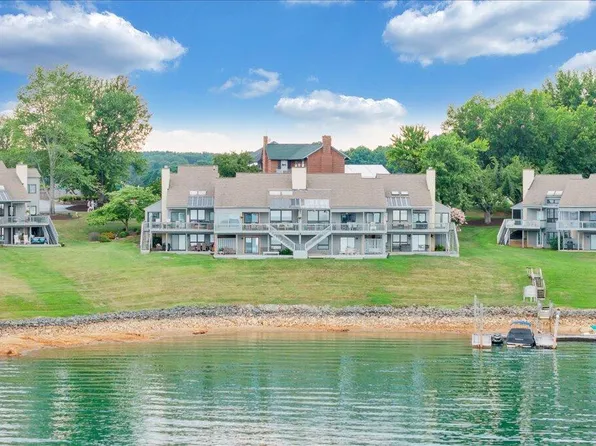 897 Ashmeade Rd, Moneta, VA 24121