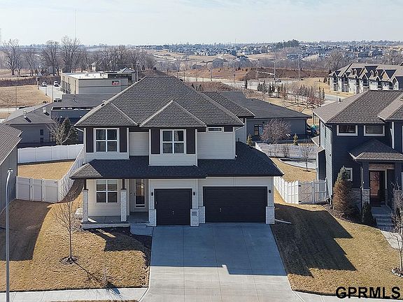 3rd image of 18421 Merion Dr