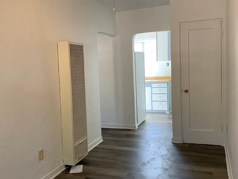 Updated 1 Bedroom in the Heart of Edo — Photo 30