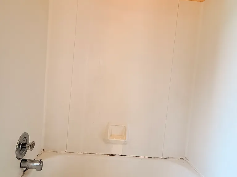 111 College St #4C — Photo 30