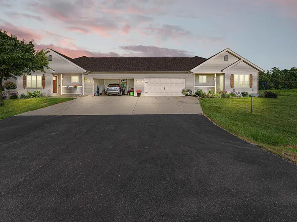 N5983 Westview Dr, Fond Du Lac, WI 54937