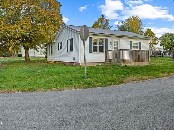 2nd image of 940 N County Road 745 W