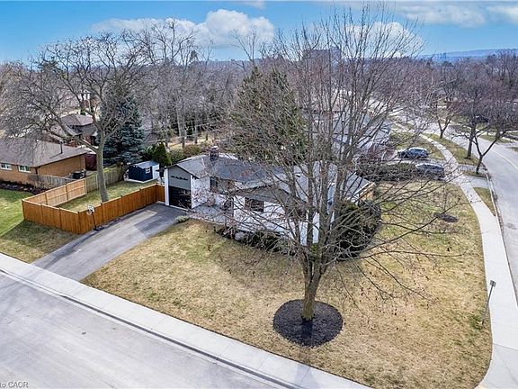 3rd image of 1484 Moss Glen Rd