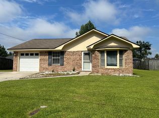 800 Wallace Martin Dr, Hinesville, GA 31313