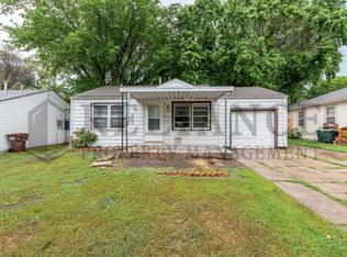 1007 S Waverly Rd, Wichita, KS 67218