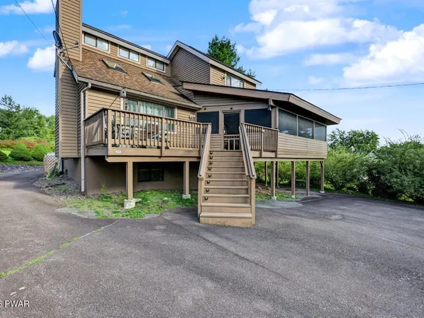 10 Crestwood Ct, Lake Ariel, PA 18436