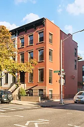 417 Sackett Street in Carroll Gardens
