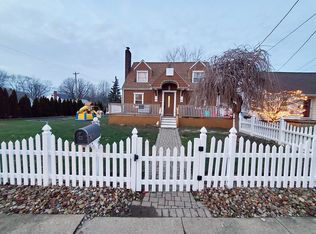 61 Sanford St, Painesville, OH 44077