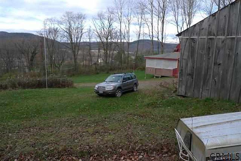 4th image of 364 REZEN Road