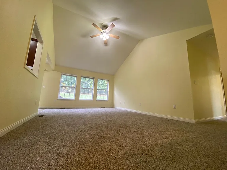 121 Kale Ct — Photo 13