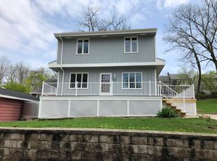 512 Spring St, Pewaukee, WI 53072