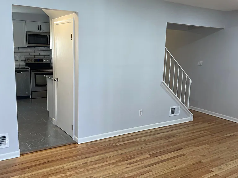 6874 Country Ln — Photo 3
