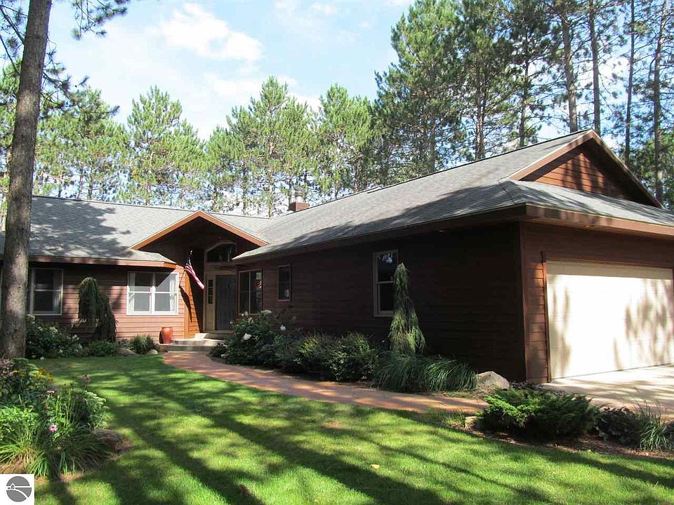 1st image of 123 Lakewood Dr