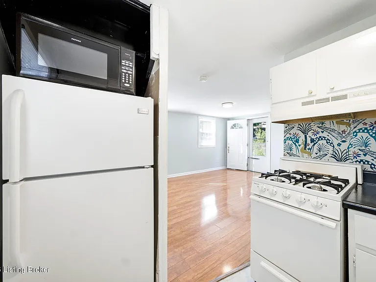 1049 Dixon Ave #2 — Photo 7