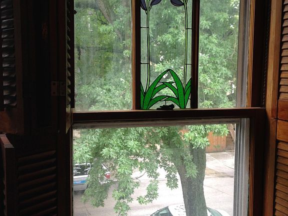 2nd image of 636 W Belden Ave APT 2