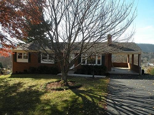 1st image of 301 Orchard Dr
