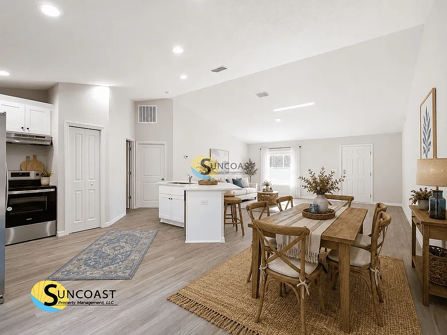 Luxurious 3BR Home | Garage | Pet Friendly — Photo 3