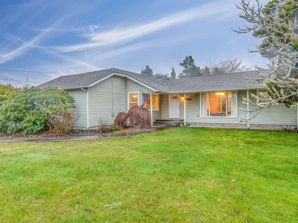 2002 Washington Ave N, Long Beach, WA 98631