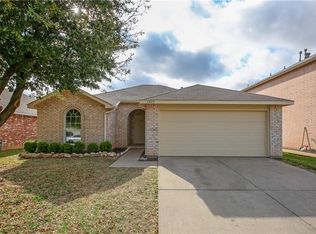 1005 Whistle Stop Dr, Saginaw, TX 76131