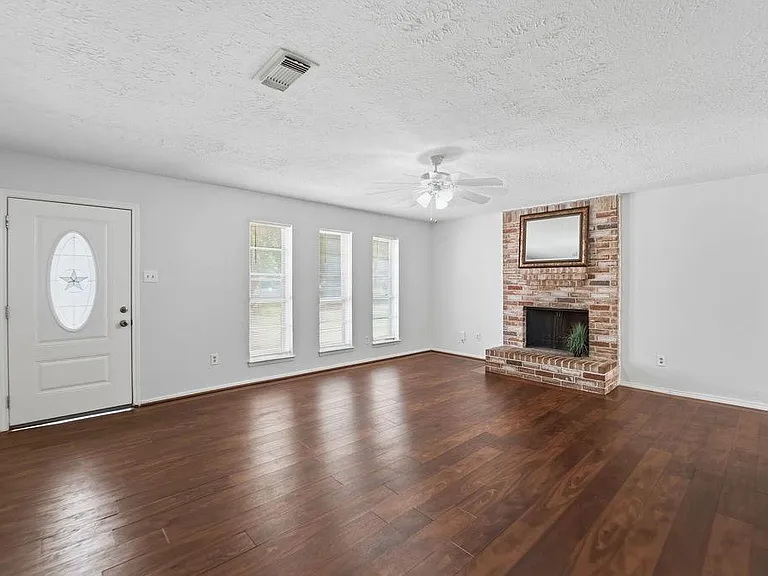 4542 Algernon Dr — Photo 15
