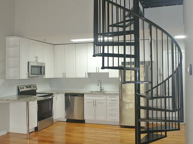 670 Boston Post Rd #5 — Photo 1
