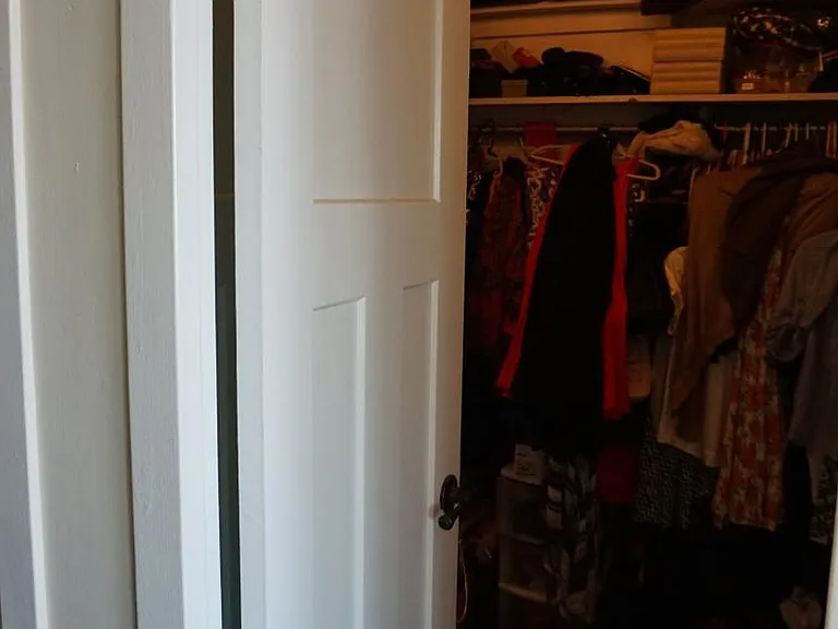 Walk-in Closet/Dressing Room
