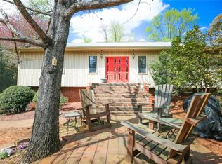 3411 Scarsborough Dr, Winston Salem, NC 27104