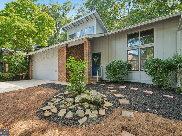 230 Lakeview Rdg E, Roswell, GA 30076