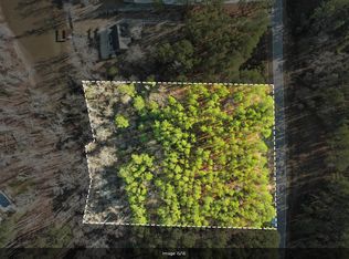 820 Eagles Harbor Dr, Hodges, SC 29653