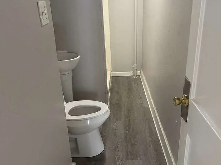 211 Walnut St #10 — Photo 4