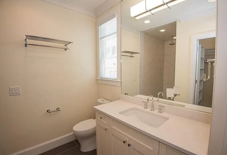 Modern bathroom
