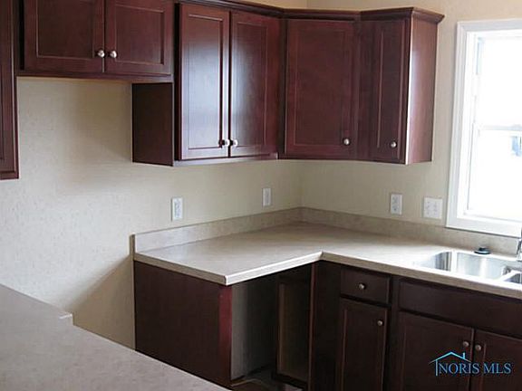 3rd image of 1738 Brooklynn Park