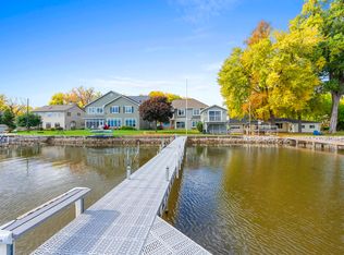 3676 Shangri La Point Rd, Oshkosh, WI 54904