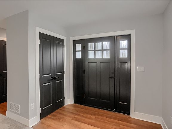 4th image of 303 Garfield Ave