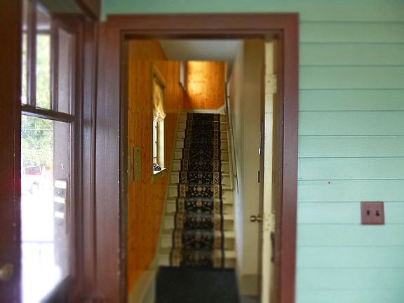 2nd image of 4461 Clark St #3