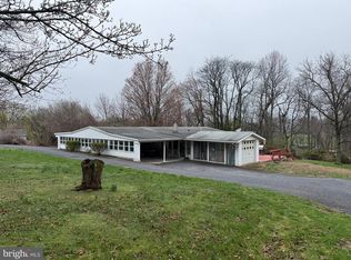 21 Crest Ln, Palmyra, PA 17078