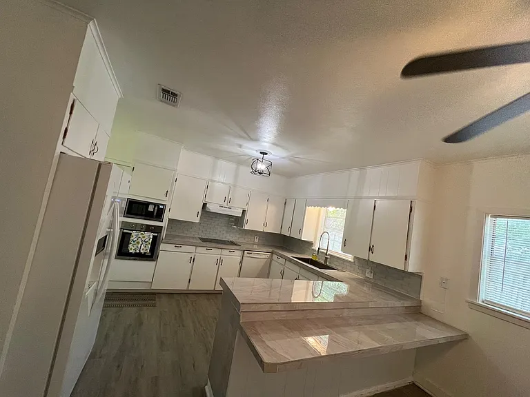 902 S Kaufman St — Photo 16