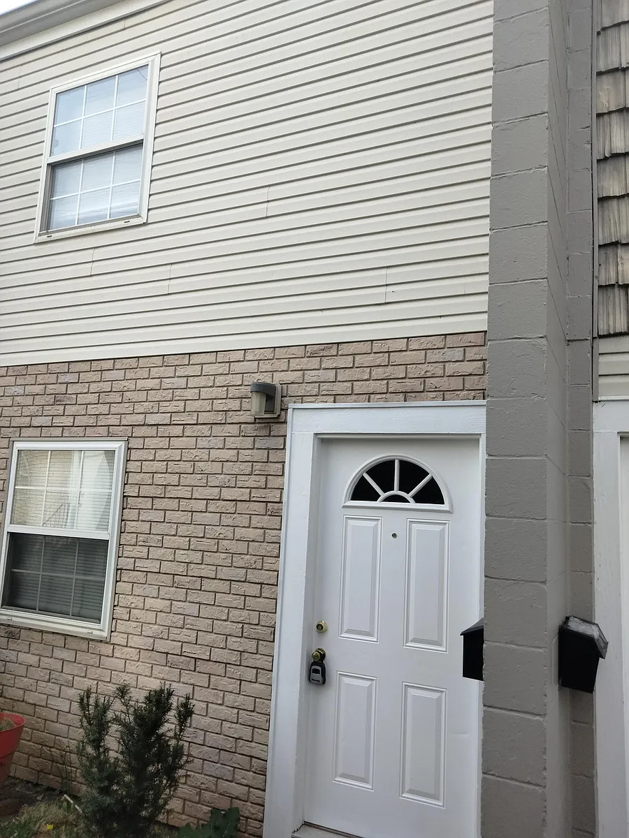 Building Photo - 4 Poplar St #1