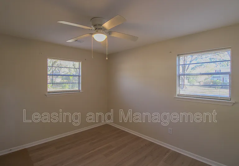 305 Millcreek Dr — Photo 7
