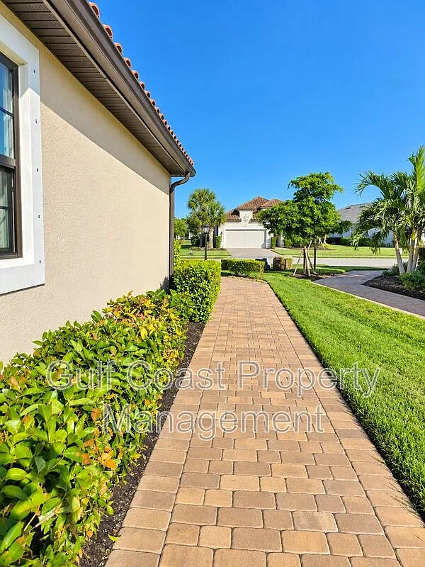 2 bed, 2.0 bath, 1500 sqft, $2,700 — Photo 2