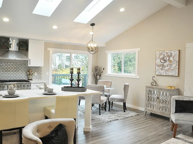 11304 NE 61st Pl — Photo 2