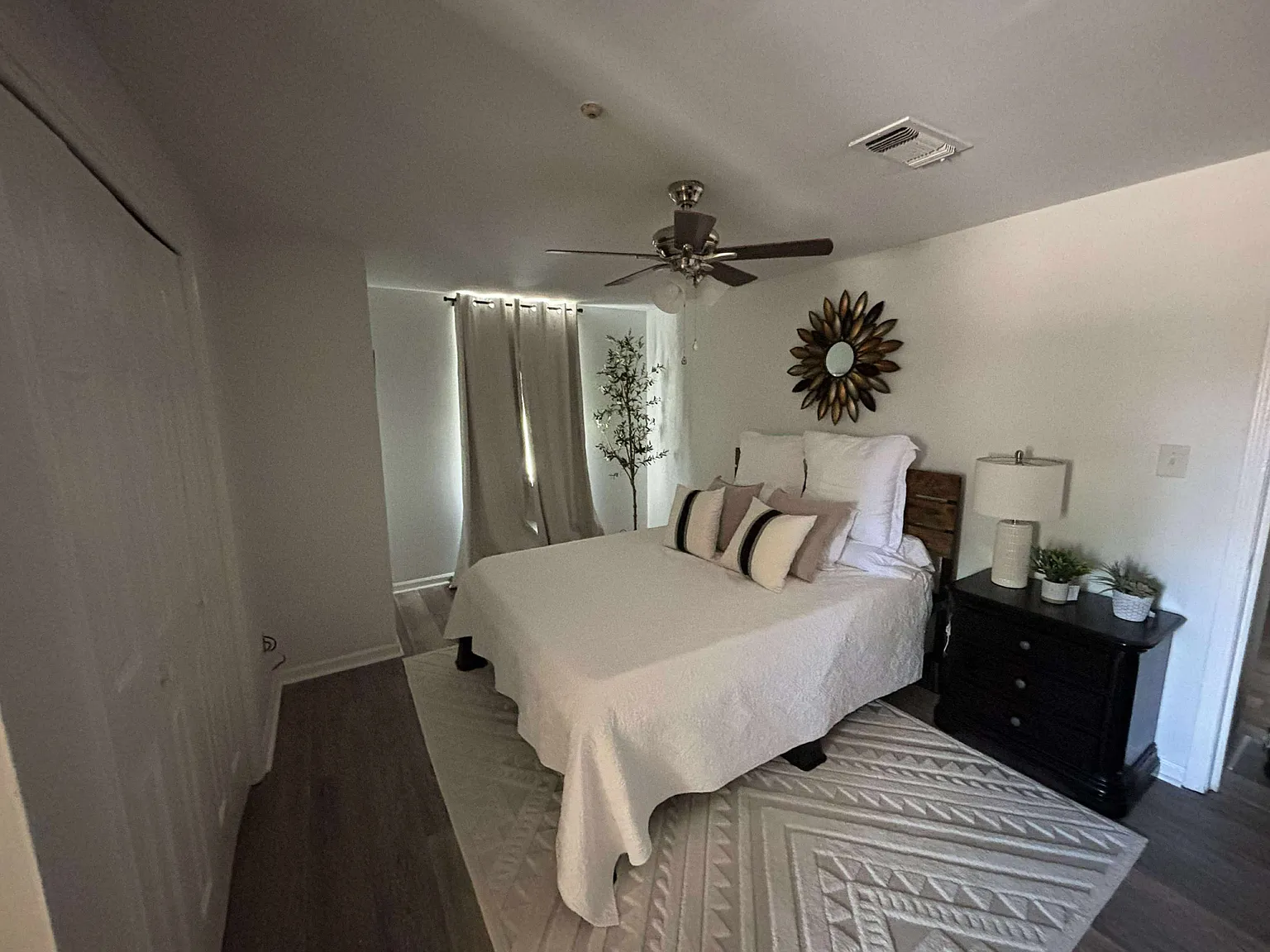 843 Poplar St — Photo 4