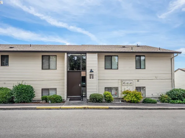 12160 SW Royal Ct APT D, King City, OR 97224