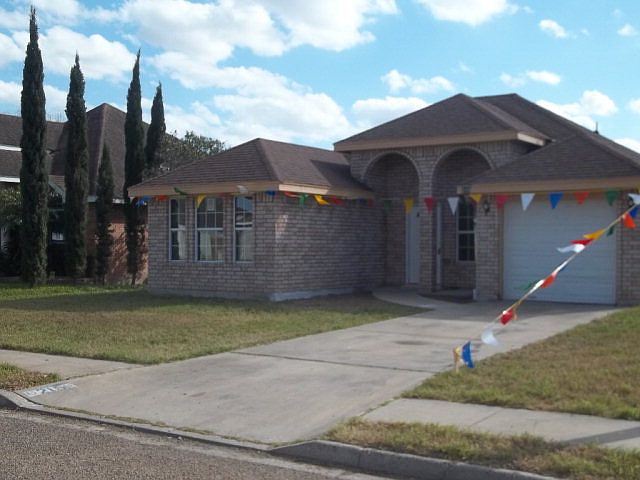 1st image of 215 Lilly Dr