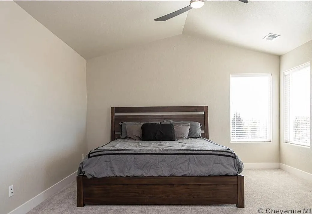 3 bed, 2.5 bath, 2200 sqft, $2,700 — Photo 4