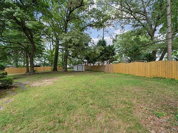 3rd image of 5200 Lee Ave