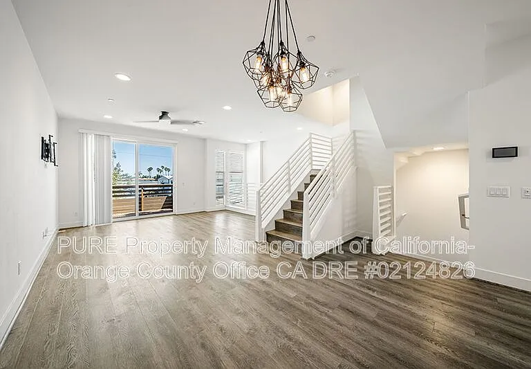661 W 17th St — Photo 28