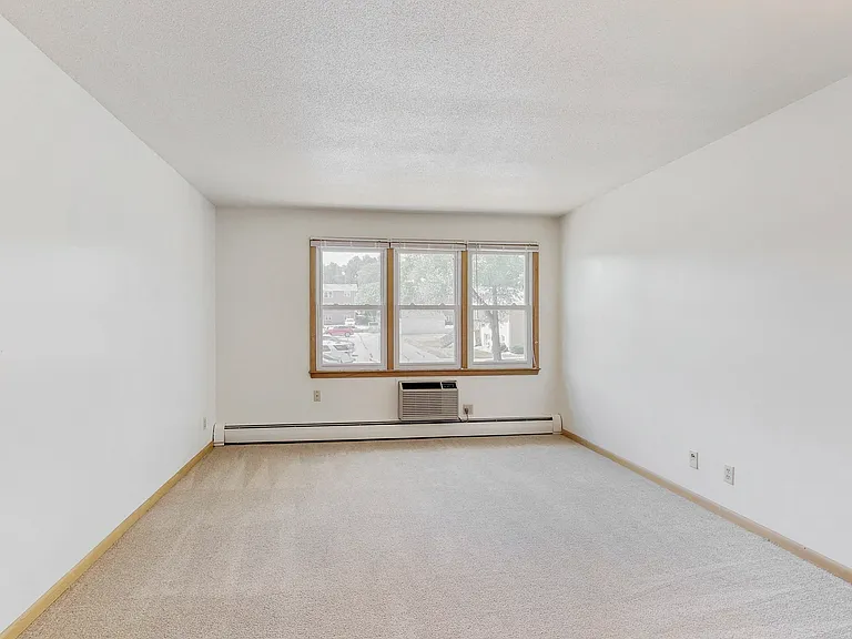 Plaza Manor — Photo 58